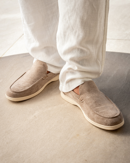Oud geld suede loafers
