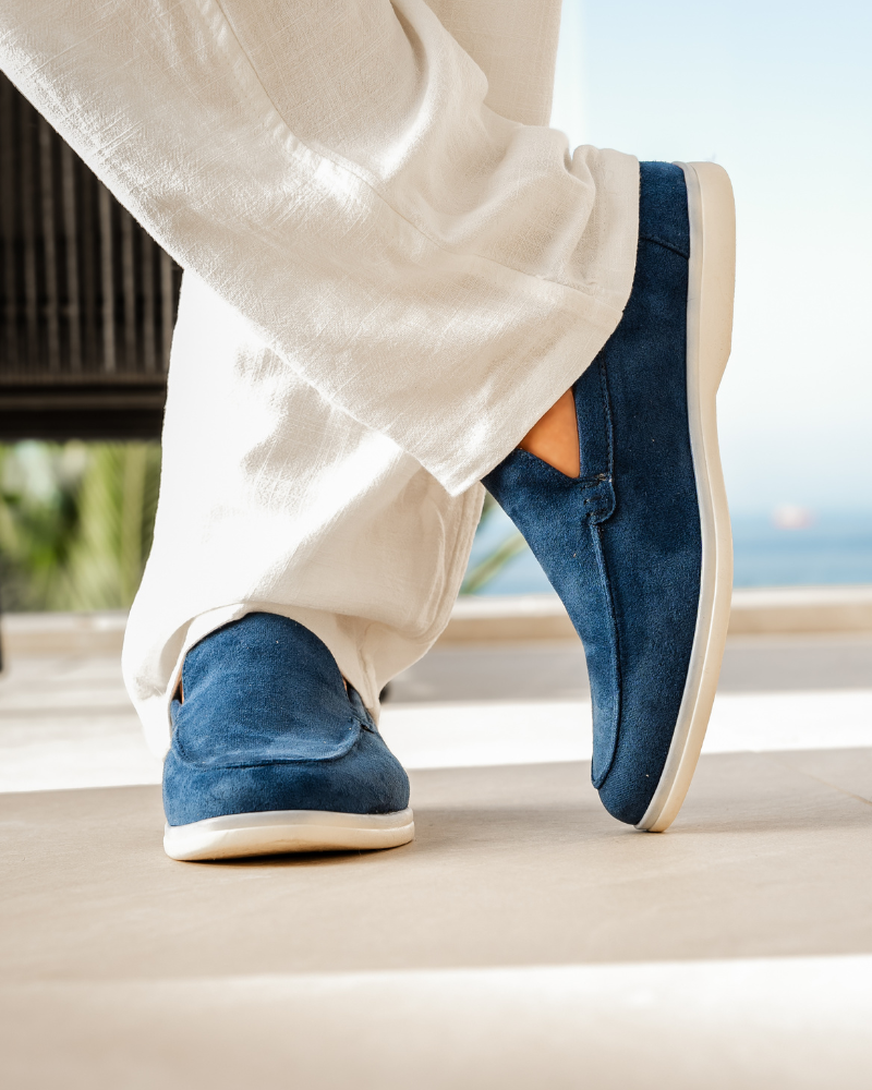 Oud geld suede loafers