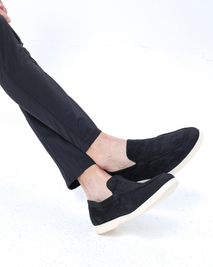 Oud geld suede loafers