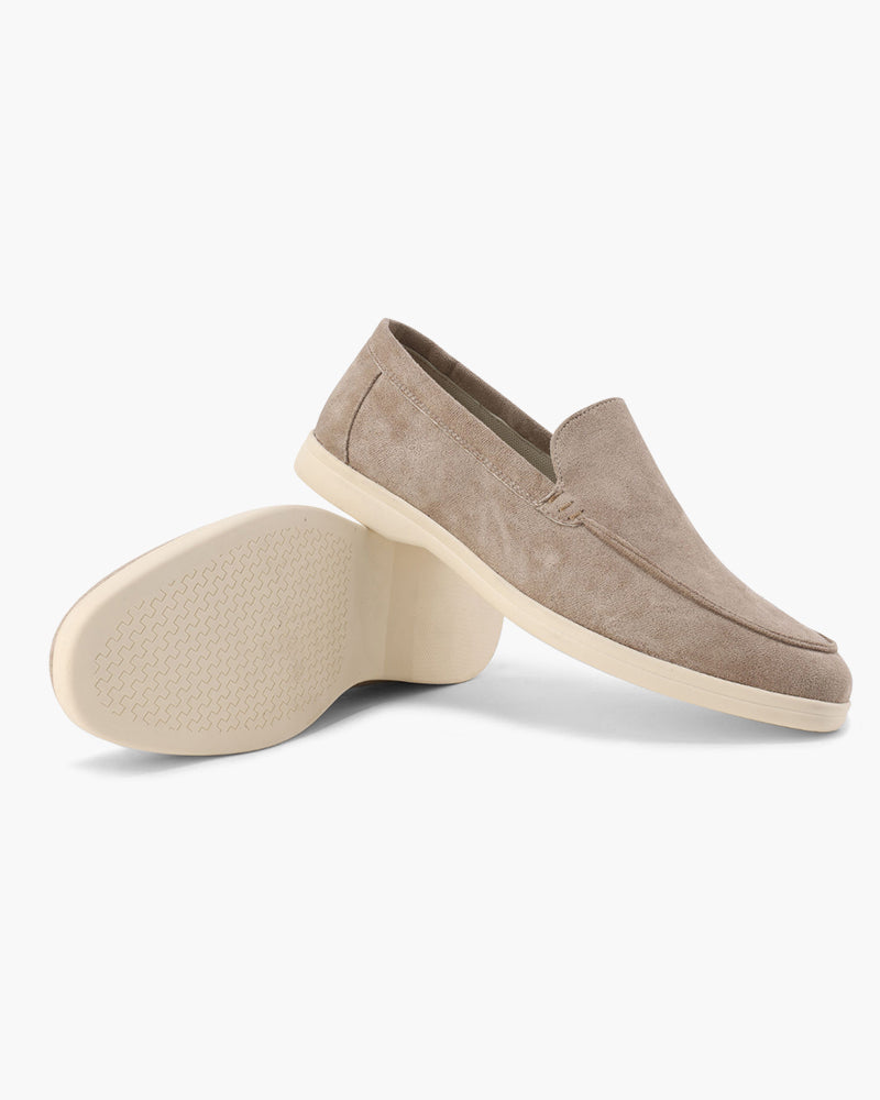 Oud geld suede loafers